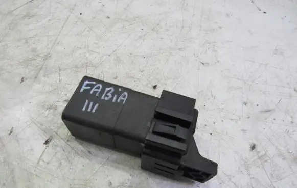 Glow plug pre-heat relay