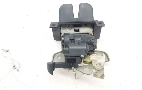 Skoda Superb B6 (3T) Tailgate/trunk/boot lock/catch/latch 8K9827505 3T5827520A