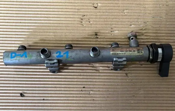 Volkswagen Phaeton Fuel main line pipe 057130764C 059130090AB