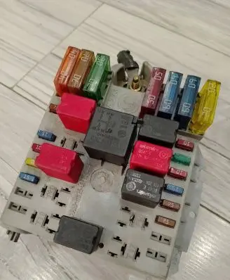 Fiat Punto (188) Fuse box set 46835593