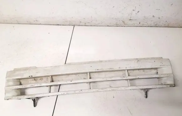 Opel Vectra A Front grill 90306686 90287108