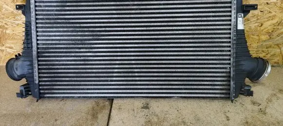 Opel Insignia A Intercooler radiator 13241751 P1831002