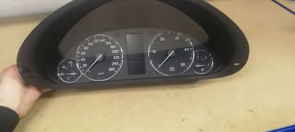 Mercedes-Benz C W203 Speedometer (instrument cluster) A2035409547
