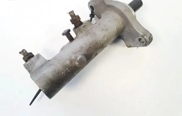 Volvo V70 Master brake cylinder 9157933