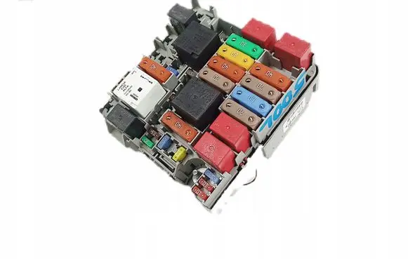 Fiat 500L Fuse module 52028777