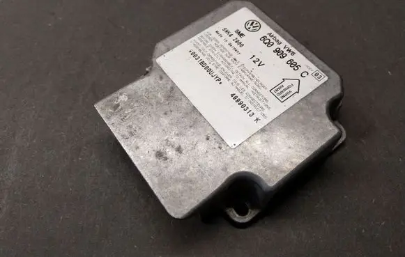 Volkswagen PASSAT B5.5 Airbag control unit/module 6Q0909605C