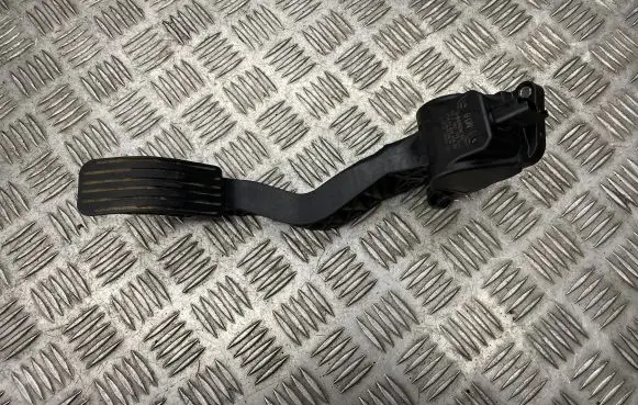 Citroen C4 I Accelerator throttle pedal 9680565880 A00663D01 0280755041