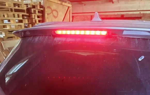 KIA Carens III Third/center stoplight 6L01