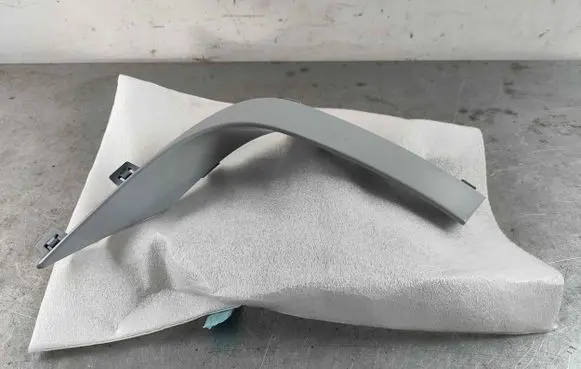 Porsche Macan (95B) Front bumper splitter molding 95b807820ag2x