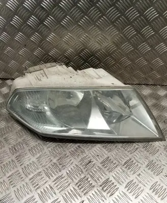 Skoda Octavia Mk2 (1Z) Headlight/headlamp