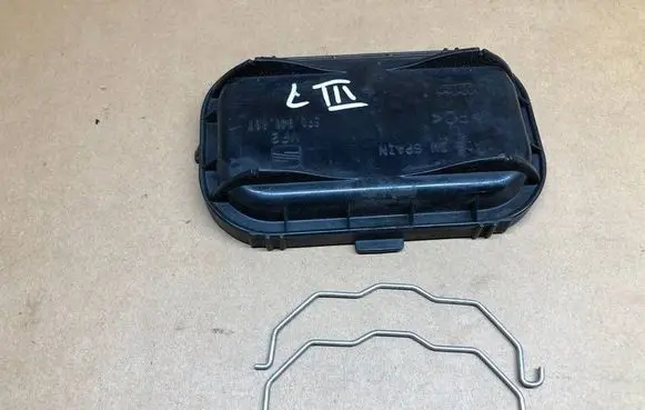 Seat Leon (5F) Headlight/headlamp dust cover 5F0941607