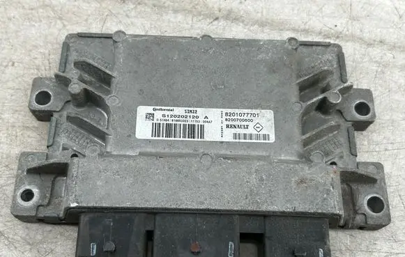 Renault Clio II Engine control unit/module 8201077701 S120202120A 8200700600