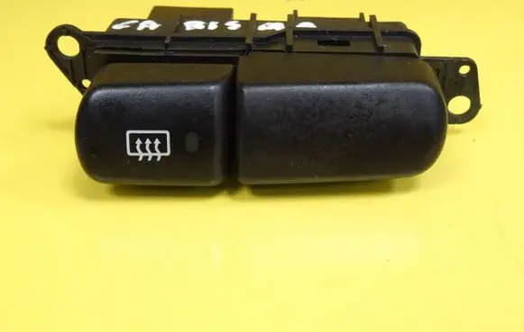 Mitsubishi Carisma Windscreen/window heater switch MR114079