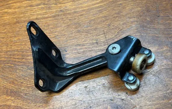 Mercedes-Benz Sprinter W906 Sliding door upper roller guide/hinge 076RE 20T26076RE A9067600347