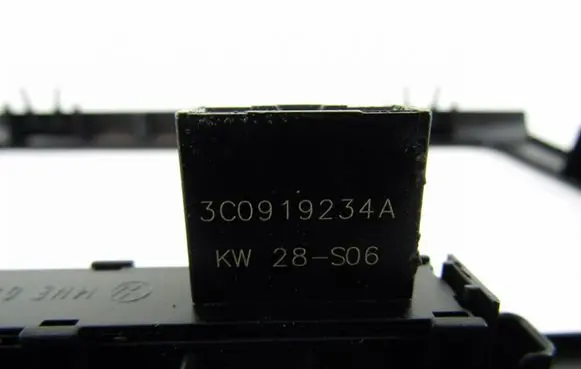 Volkswagen PASSAT B6 Radio/GPS head unit trim 3C0858069M