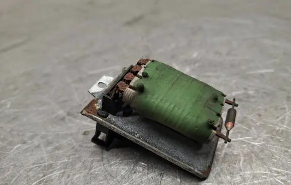 Volkswagen Transporter - Caravelle T4 Heater blower motor/fan resistor 701959263
