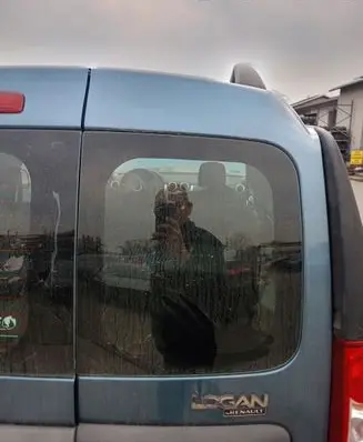 Dacia Logan I Sliding door window/glass 