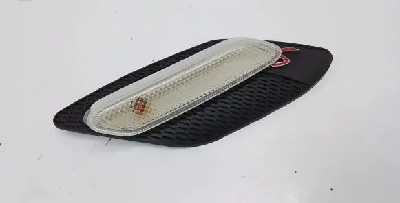 Mini Cooper Countryman R60 Front fender indicator light 51139804615