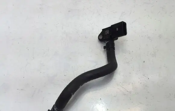 Volkswagen Tiguan Allspace Exhaust gas pressure sensor 04L906051J