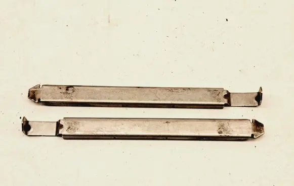 Volvo V50 Headlight/headlamp mounting bracket