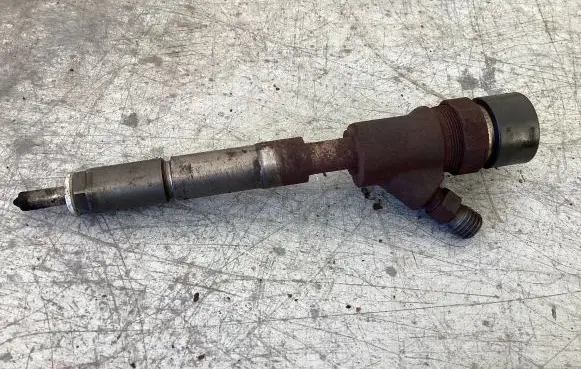 Toyota Corolla E120 E130 Fuel injector 0445110 2367033040 021F9B90B0