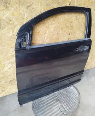 Dodge Caliber Front door