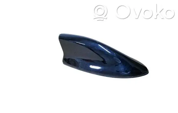 Toyota RAV 4 (XA50) Radio antenna