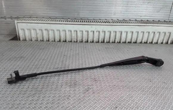 Volkswagen PASSAT B5.5 Windshield/front glass wiper blade 3B2955409C