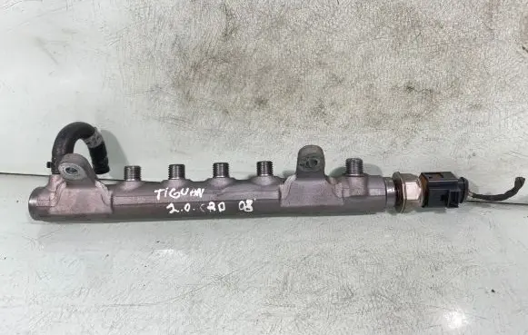 Volkswagen Tiguan Fuel main line pipe 03l130089
