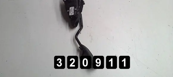 Nissan Primera Accelerator throttle pedal 18002AU400