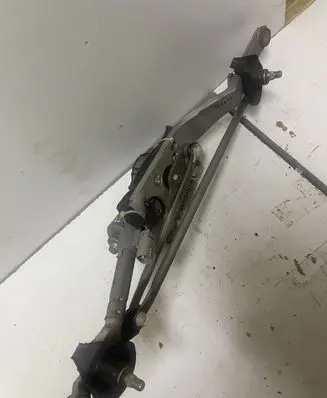 Toyota Auris 150 Front wiper linkage and motor 8511002190