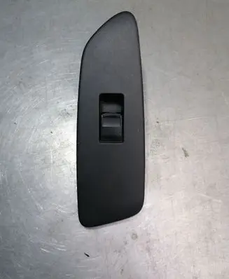 Toyota Auris 150 Electric window control switch 74302530
