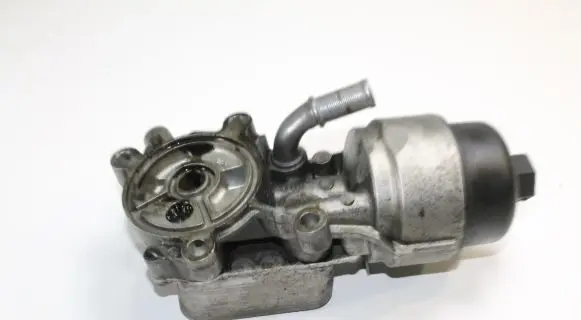 Ford Kuga II Engine oil radiator 