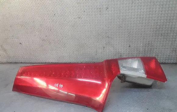 Volvo V70 Tailgate rear/tail lights 31265457