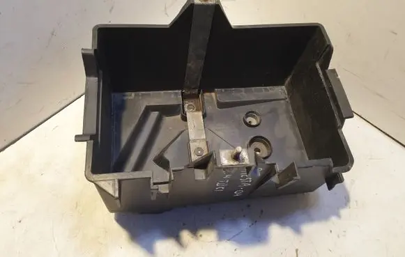 Battery box tray