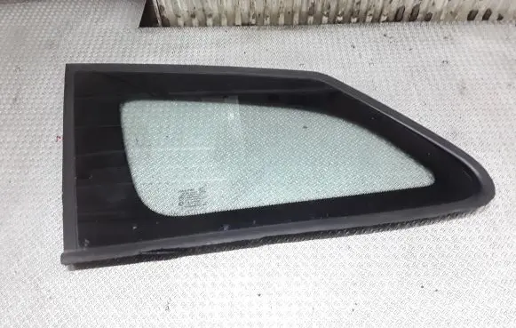 SsangYong Kyron Rear side window