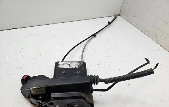 KIA Sportage Front door lock