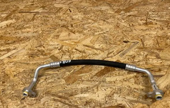 Volvo XC40 Air conditioning (A/C) pipe/hose 32226965