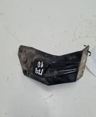 Seat Altea XL Fender mounting bracket 5P0821136