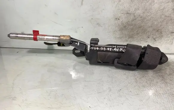 Volvo V70 Front seatbelt