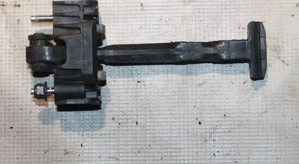 Volvo XC60 Front door upper hinge C8P5D