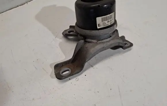 Volvo V60 Engine mount bracket 8G9N6F012