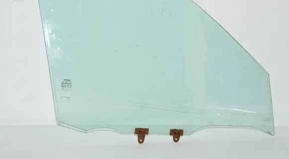 Nissan Juke I F15 Front door window glass four-door