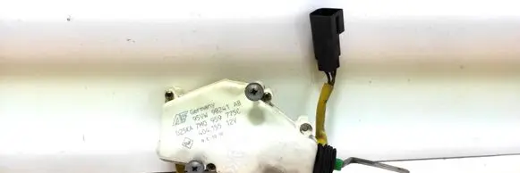 Fuel tank cap lock motor