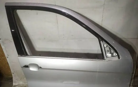 BMW X5 E53 Front door pilkos