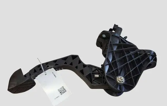 Volkswagen Golf V Accelerator throttle pedal 1K0721796F 1K0721796E