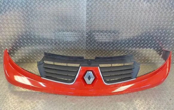 Front bumper upper radiator grill
