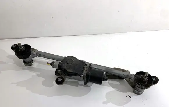 Nissan Qashqai Front wiper linkage and motor 