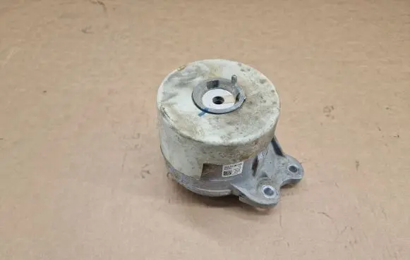 Mercedes-Benz C W205 Engine mount bracket A2132402100