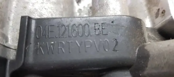 Volkswagen Golf VII Water pump 04E121600BE